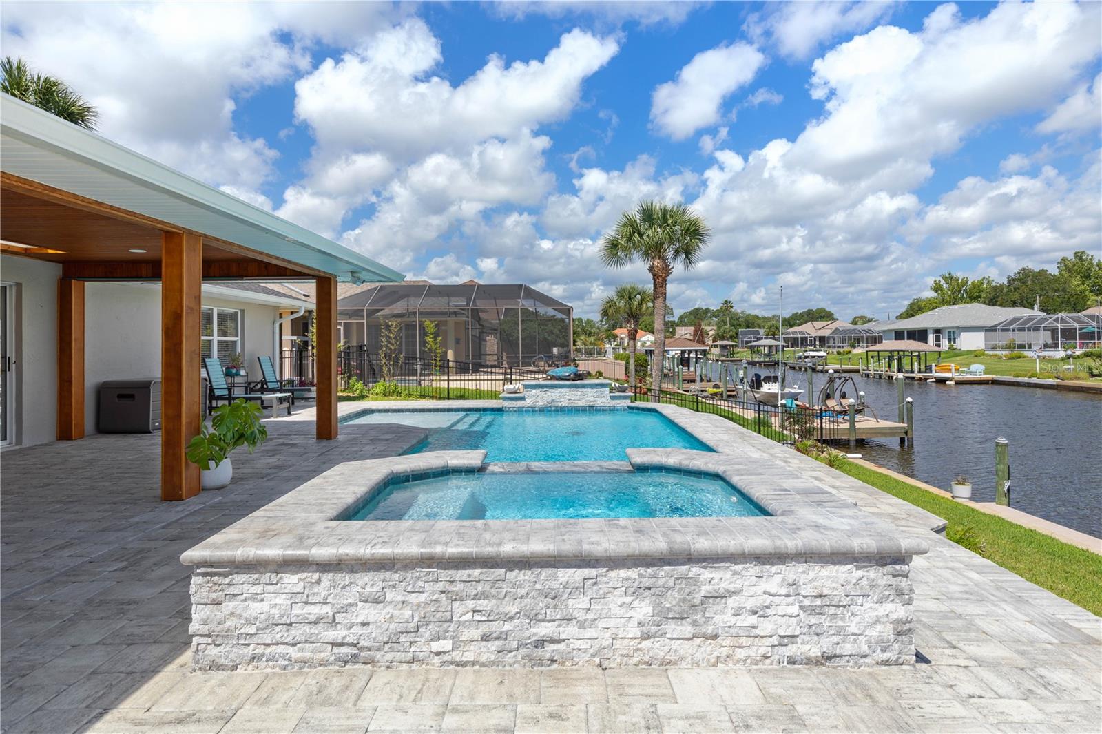 13 FLAMETREE CT