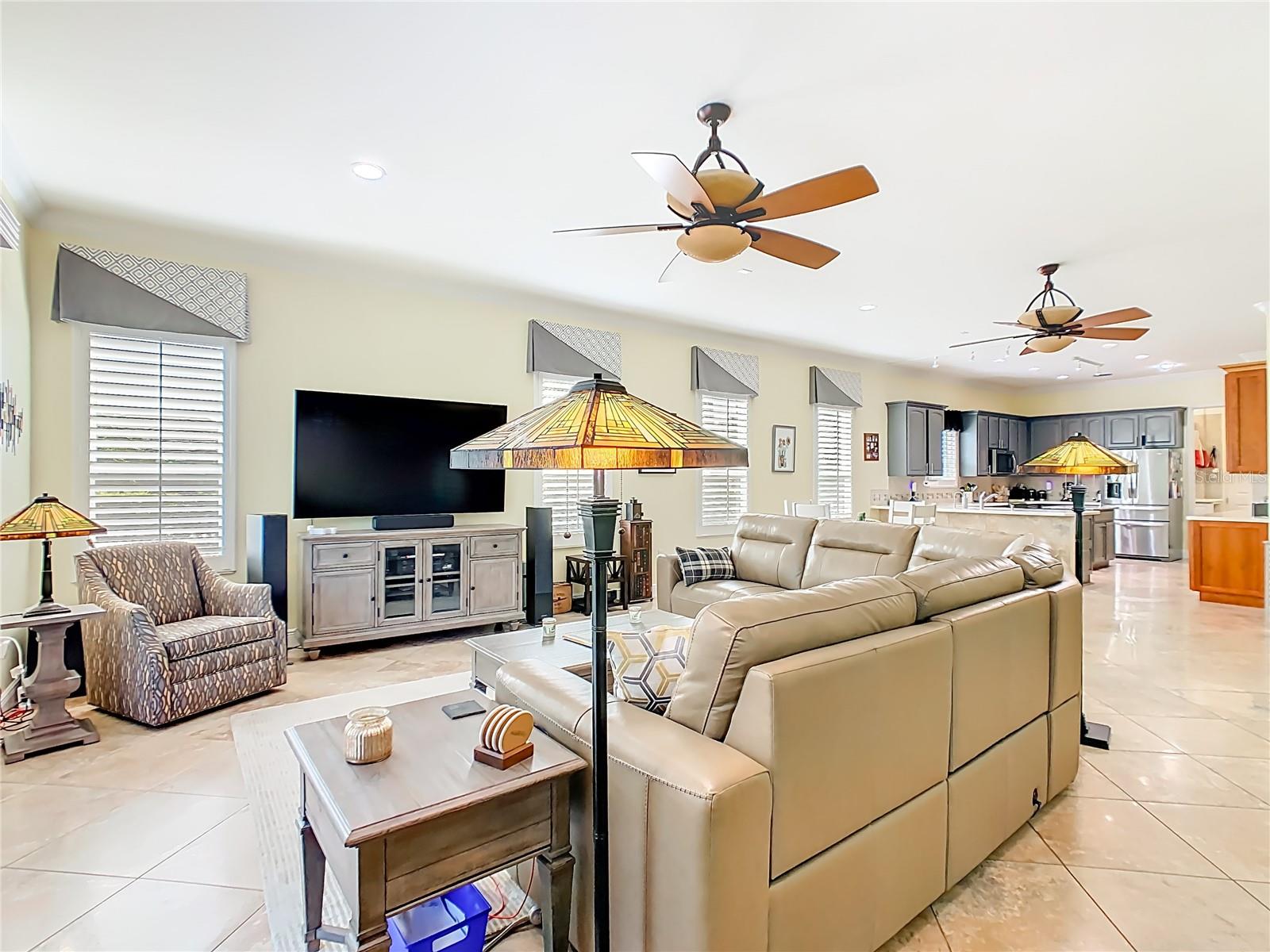 1155 N GLENDORA RD