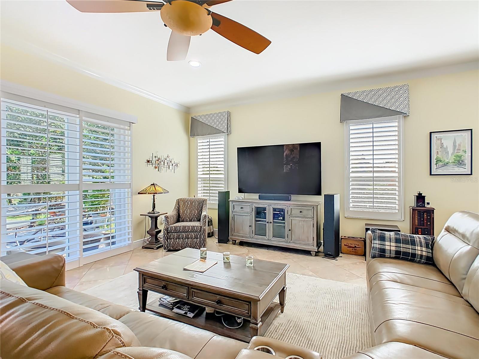1155 N GLENDORA RD
