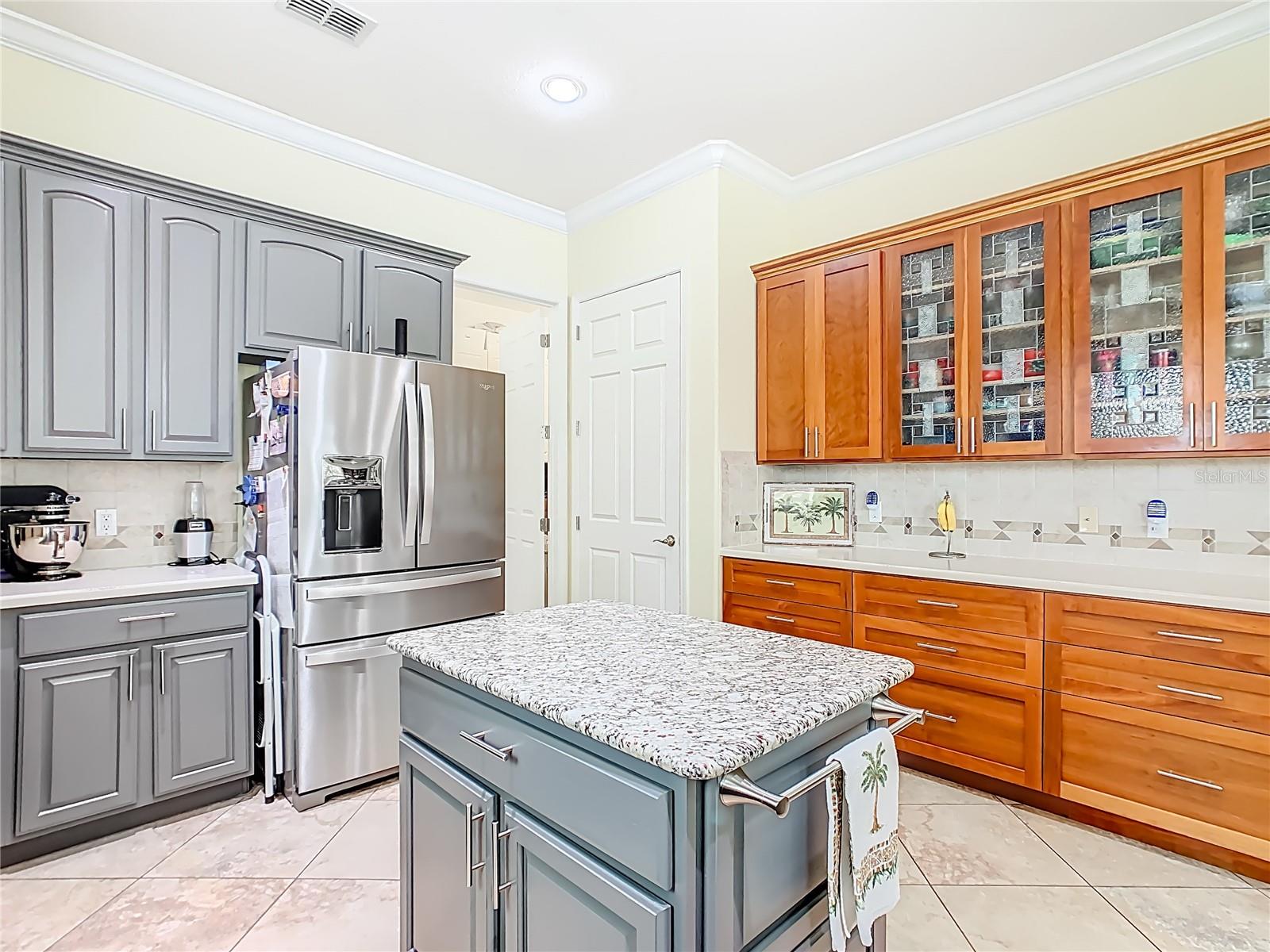 1155 N GLENDORA RD