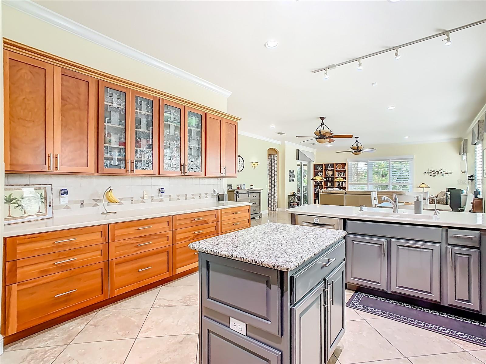 1155 N GLENDORA RD