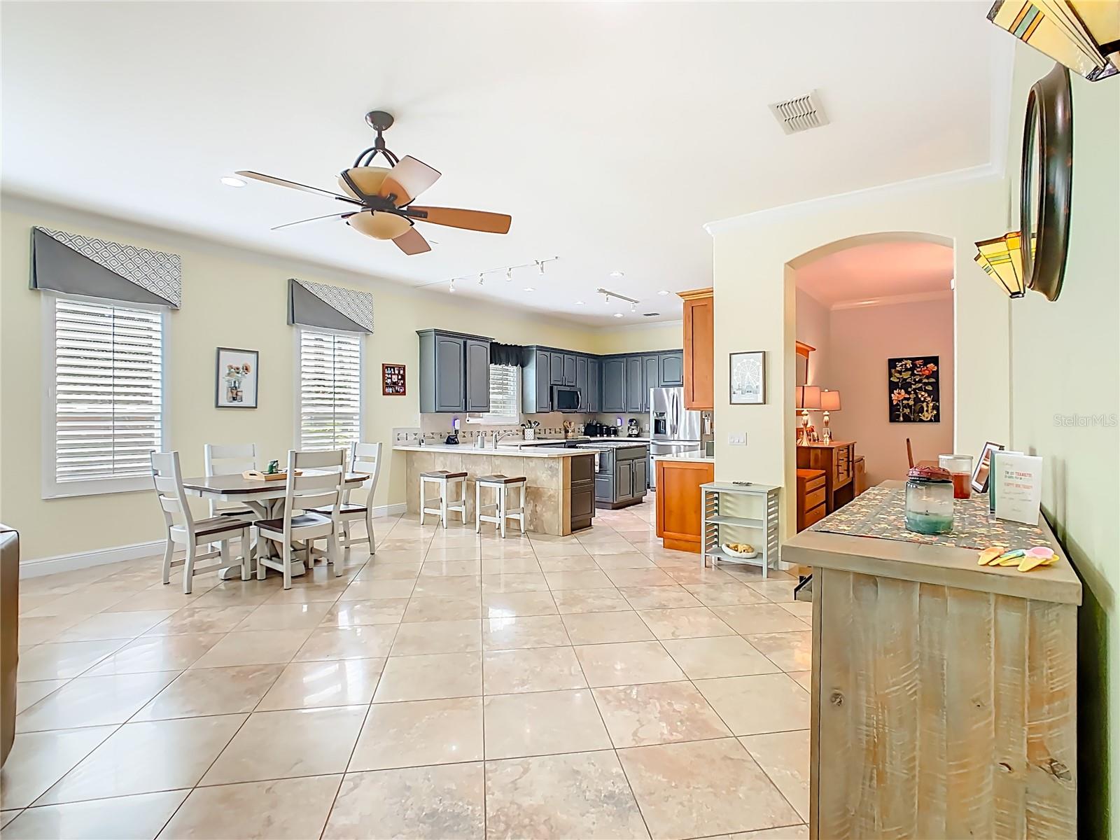 1155 N GLENDORA RD