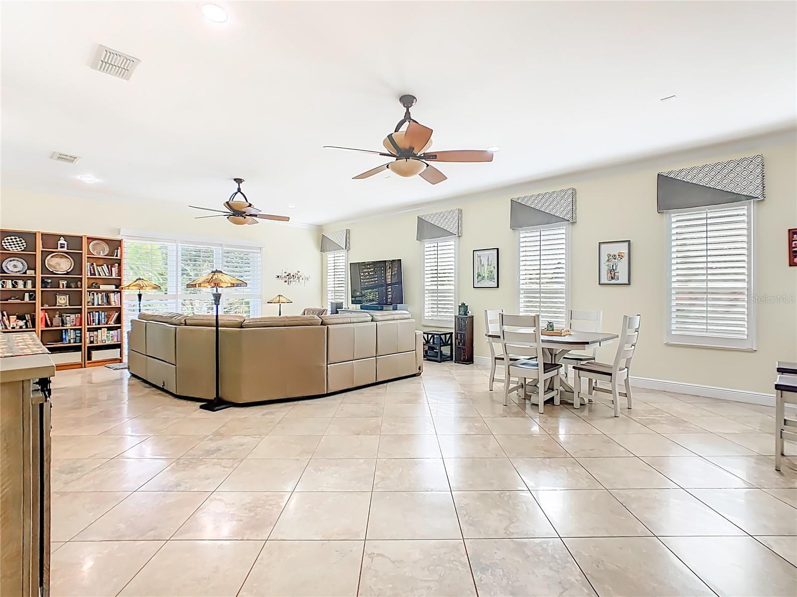 1155 N GLENDORA RD