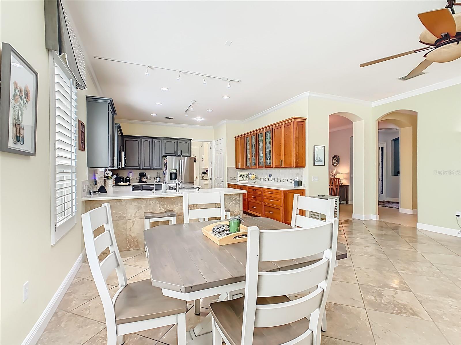 1155 N GLENDORA RD