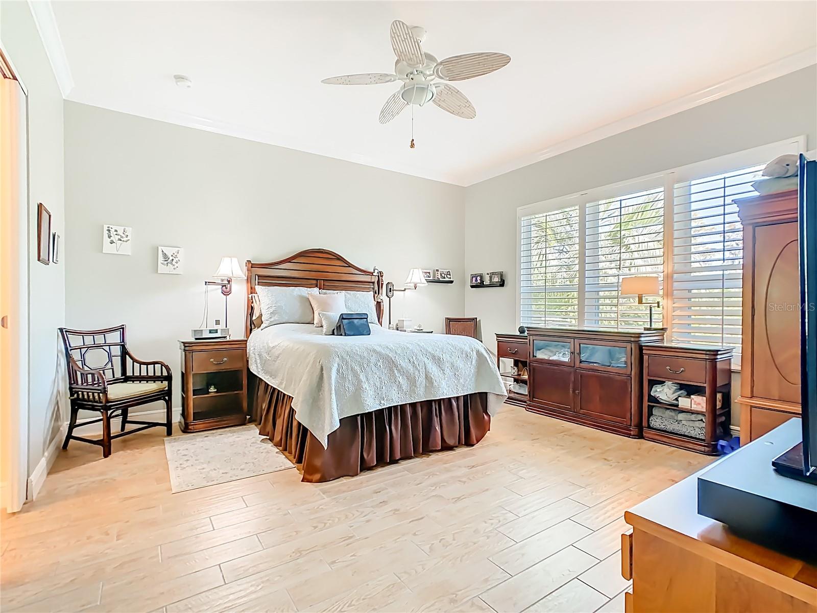 1155 N GLENDORA RD