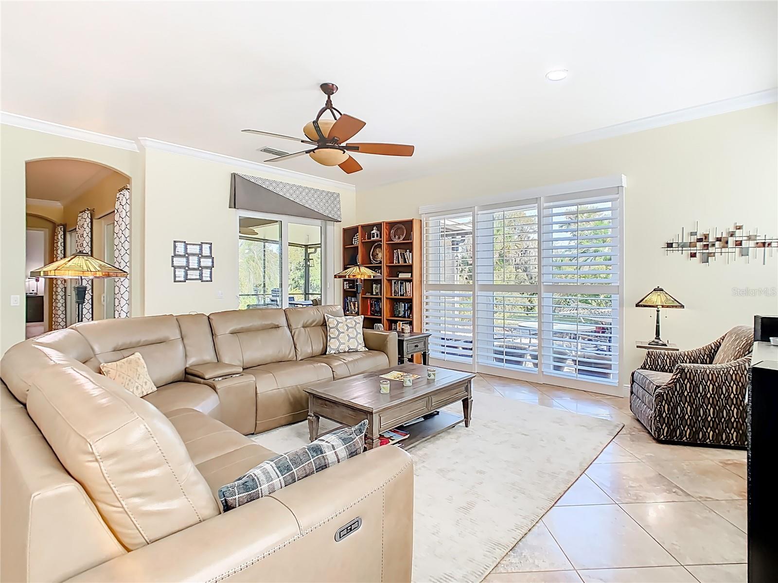 1155 N GLENDORA RD
