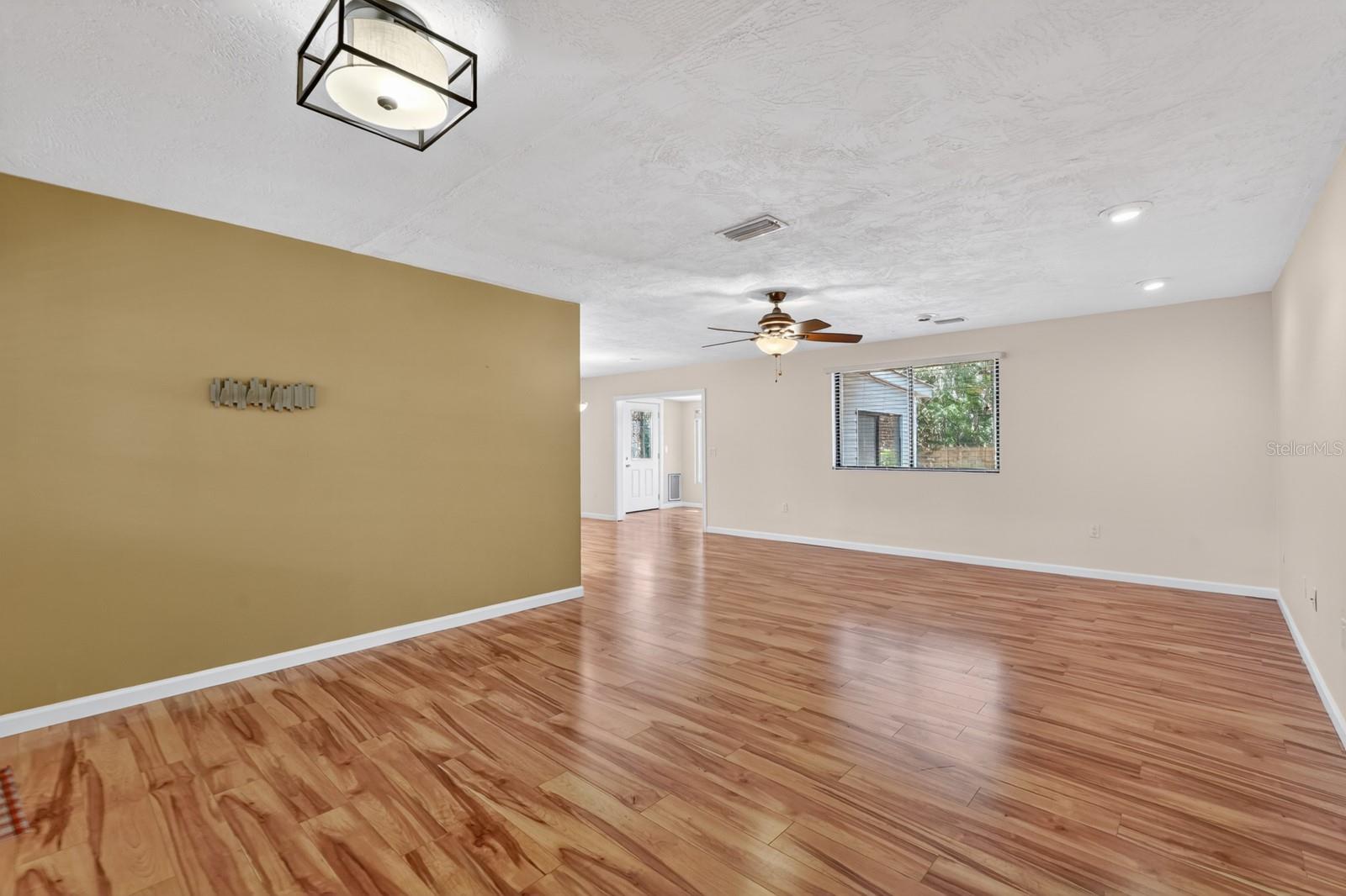 12 DAWSON DR