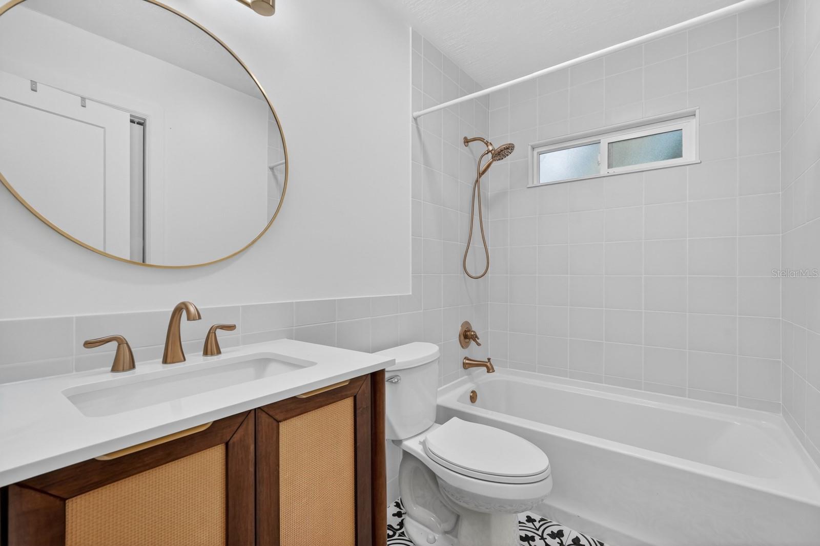12 DAWSON DR