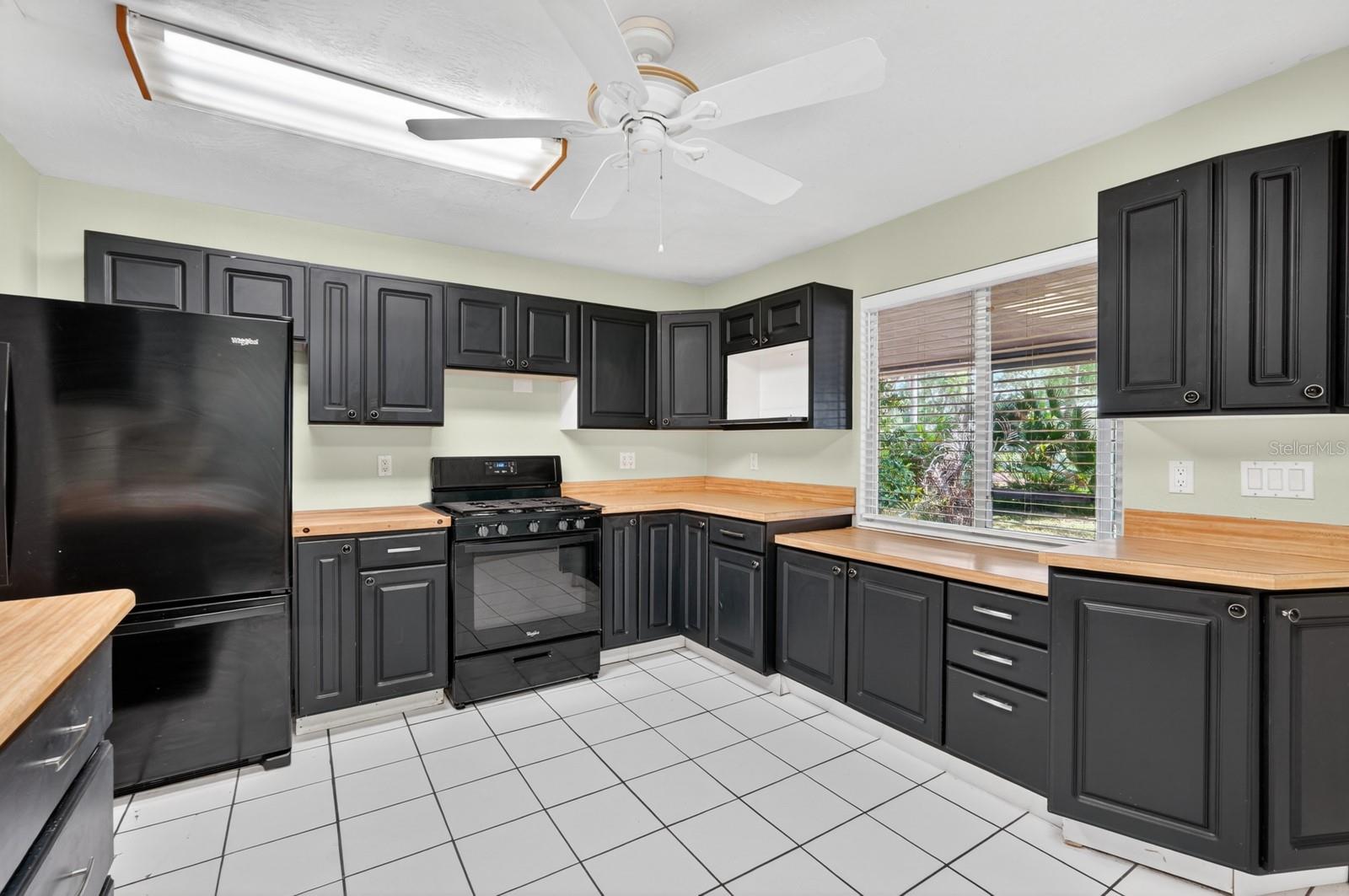 12 DAWSON DR