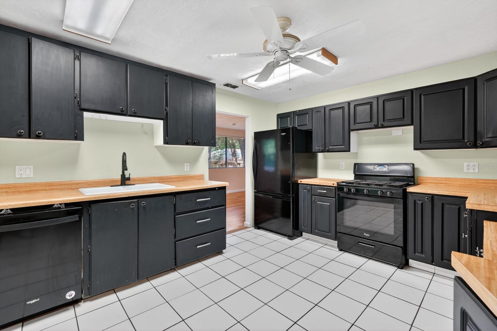 12 DAWSON DR