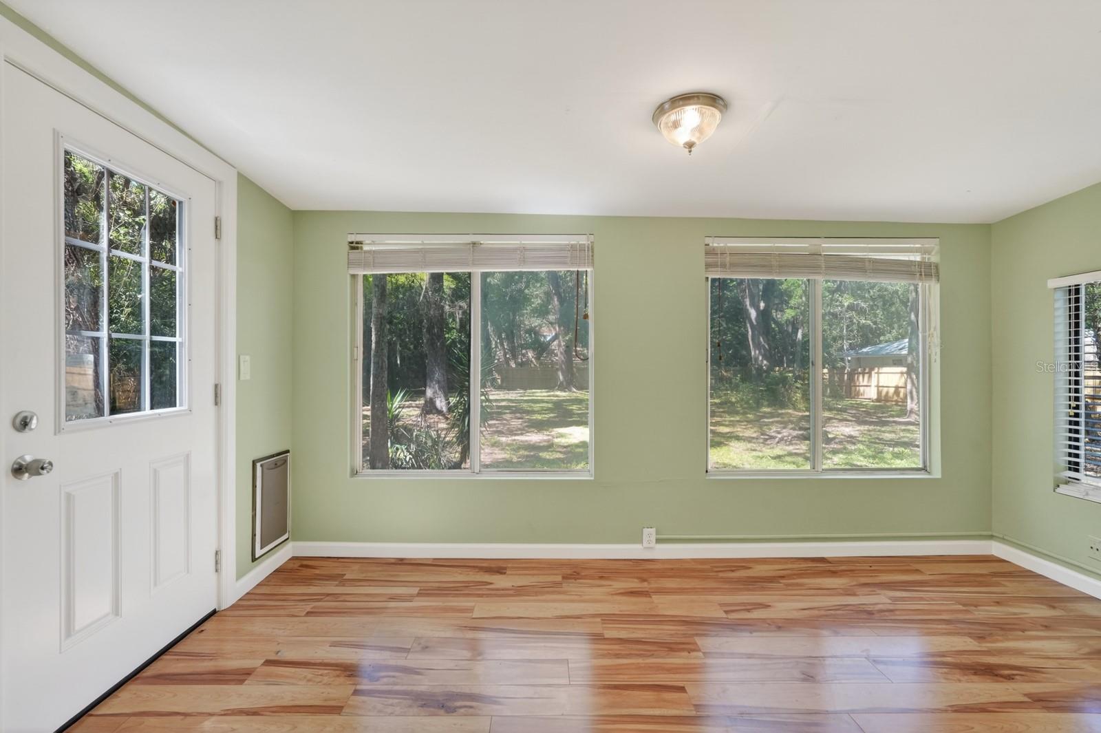 12 DAWSON DR
