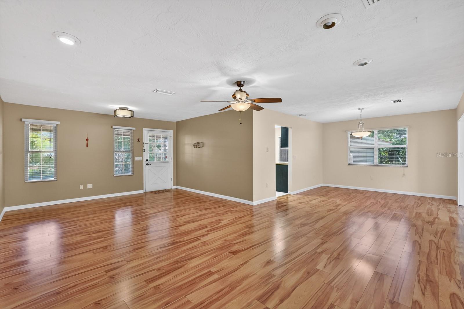 12 DAWSON DR