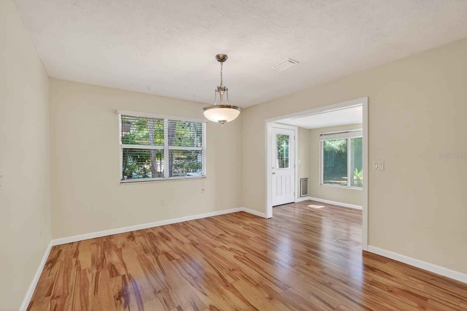 12 DAWSON DR