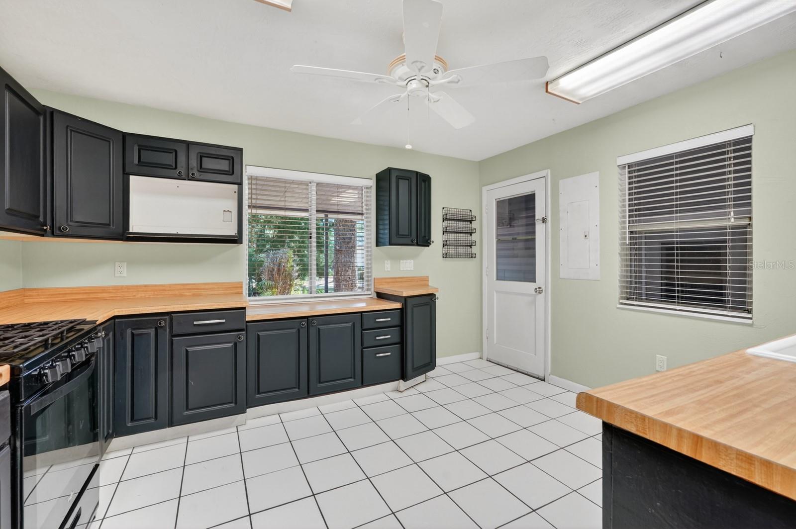12 DAWSON DR