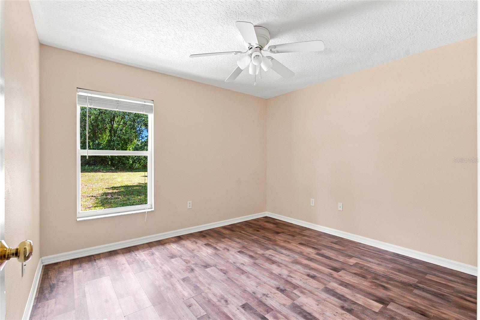103 WOODSIDE DR