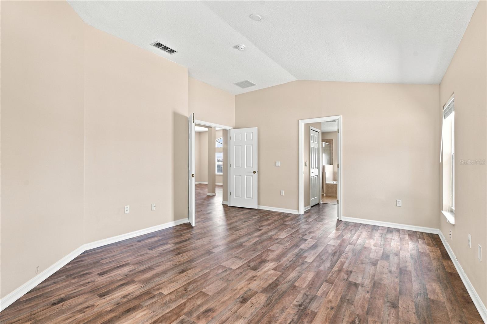 103 WOODSIDE DR
