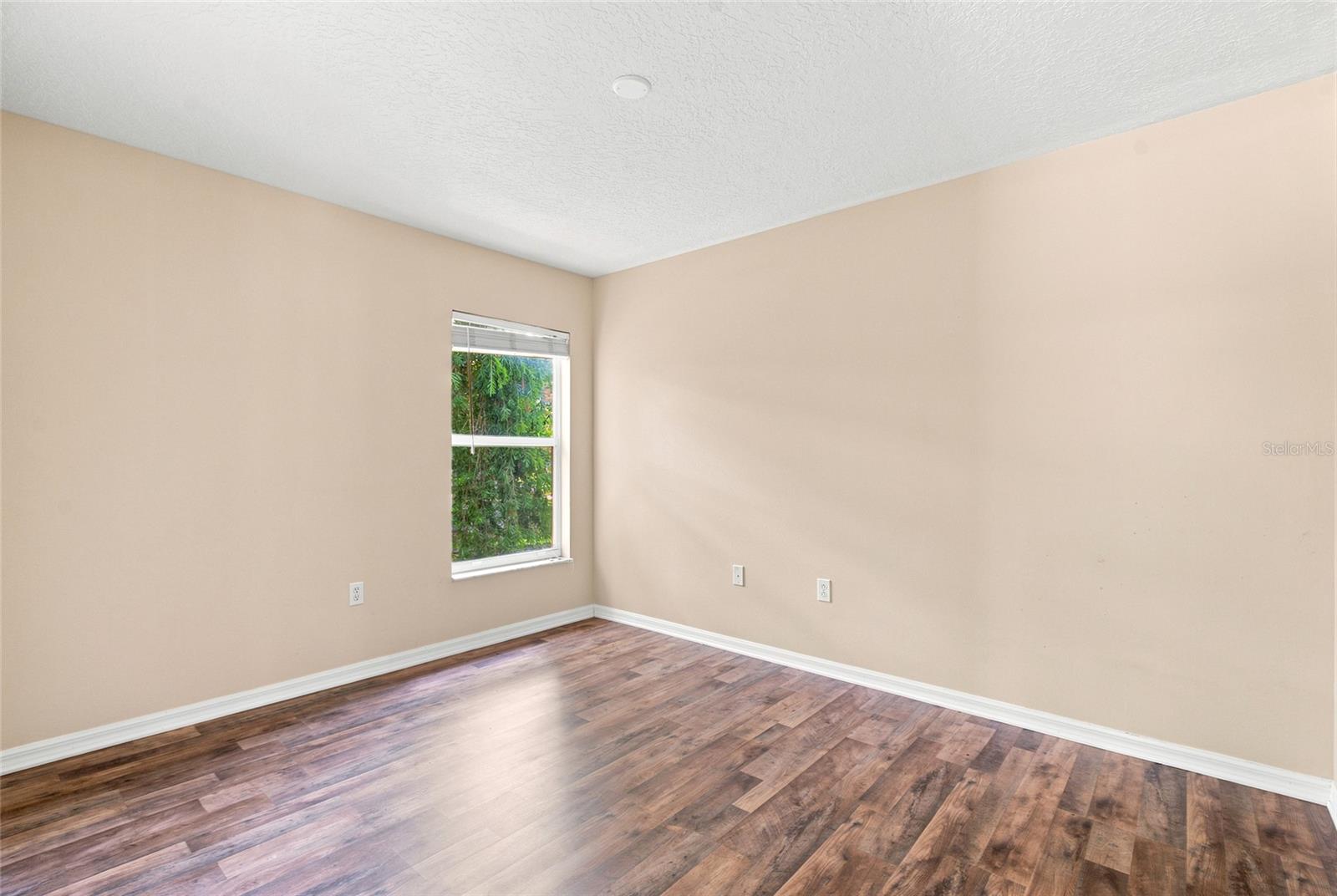 103 WOODSIDE DR
