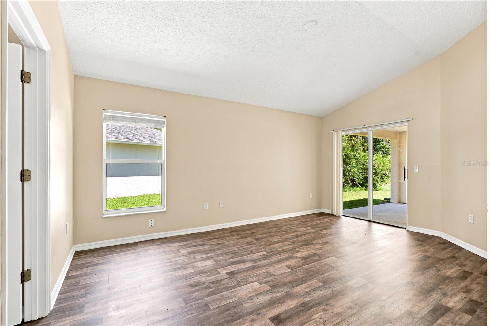 103 WOODSIDE DR
