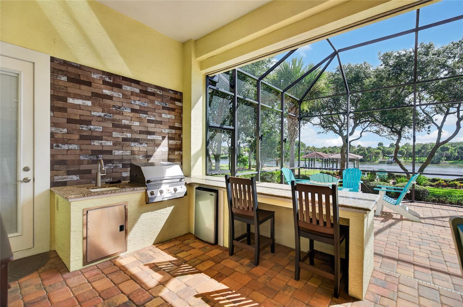 28 N WATERVIEW DR