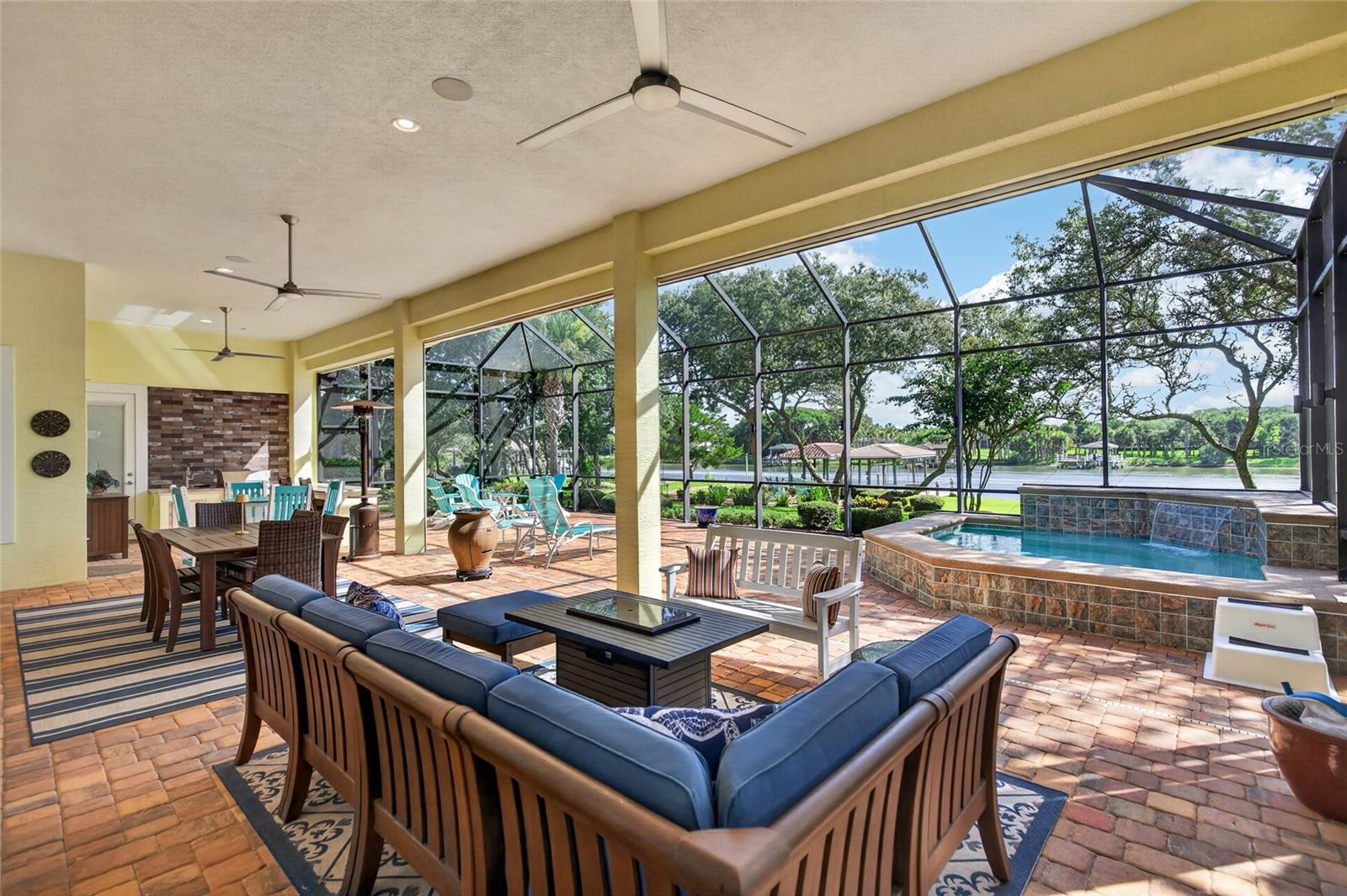 28 N WATERVIEW DR