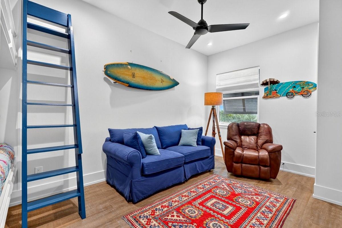 2574 S OCEAN SHORE BLVD
