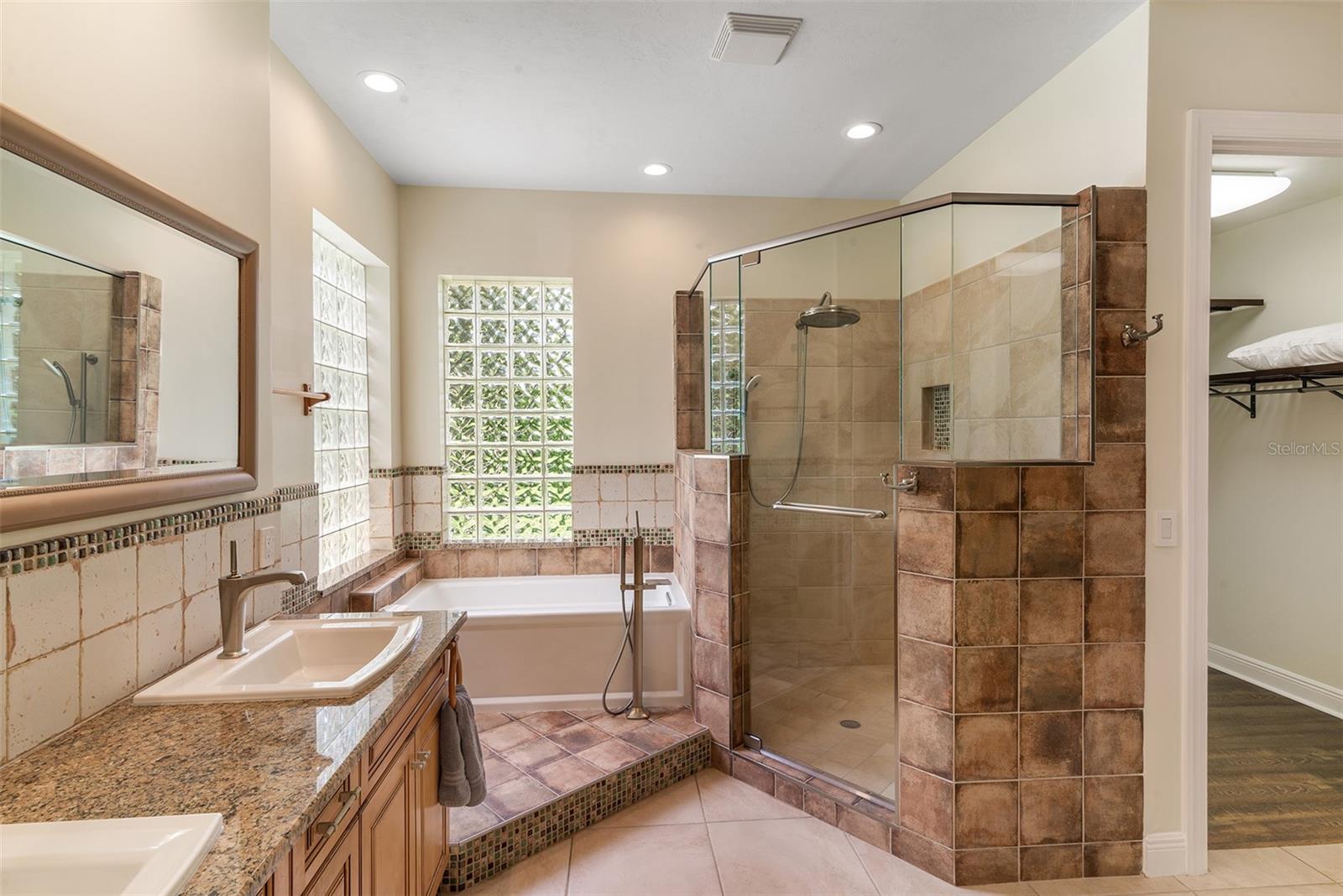 120 AVENUE DE LA MER #1501