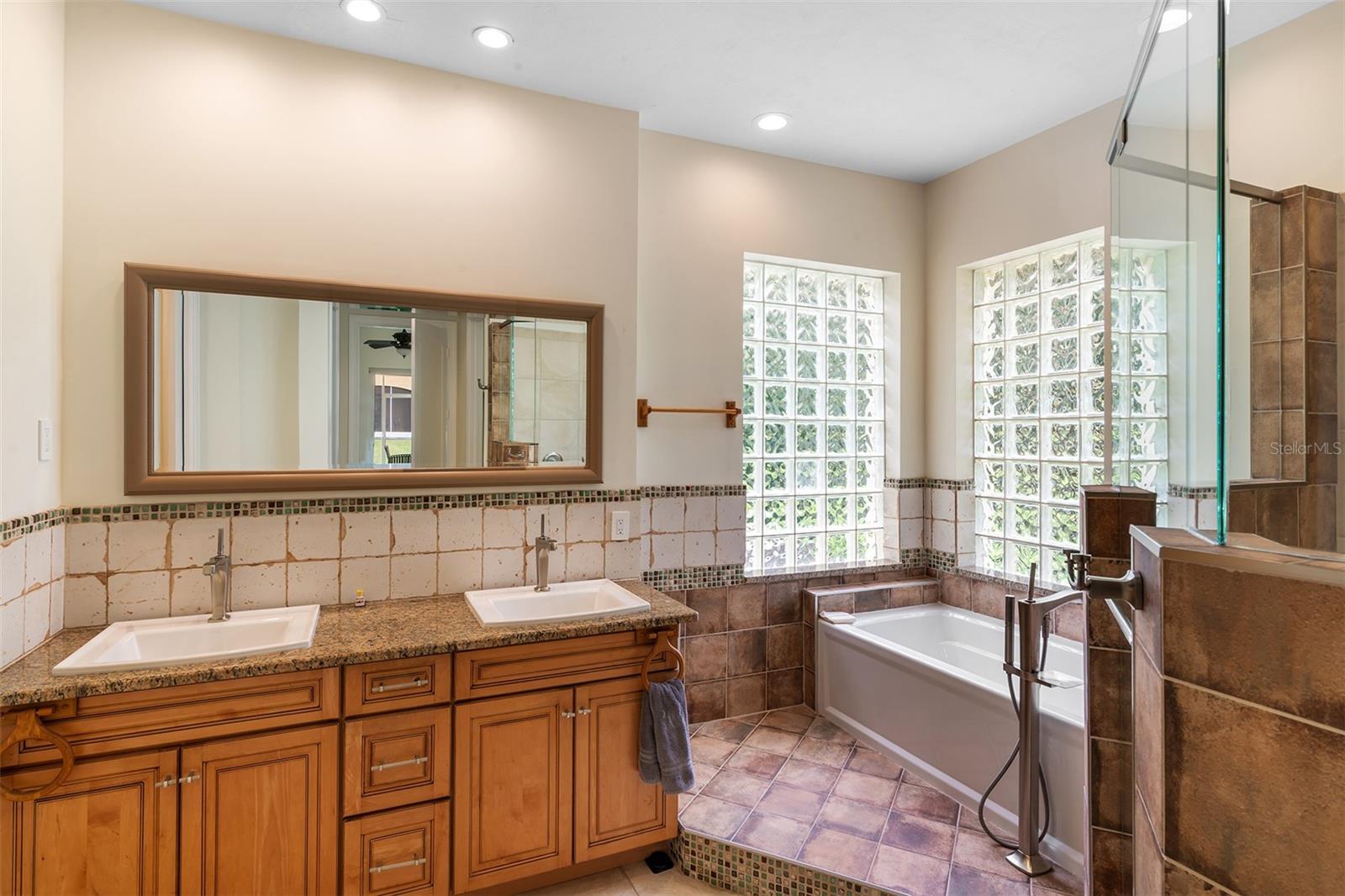120 AVENUE DE LA MER #1501