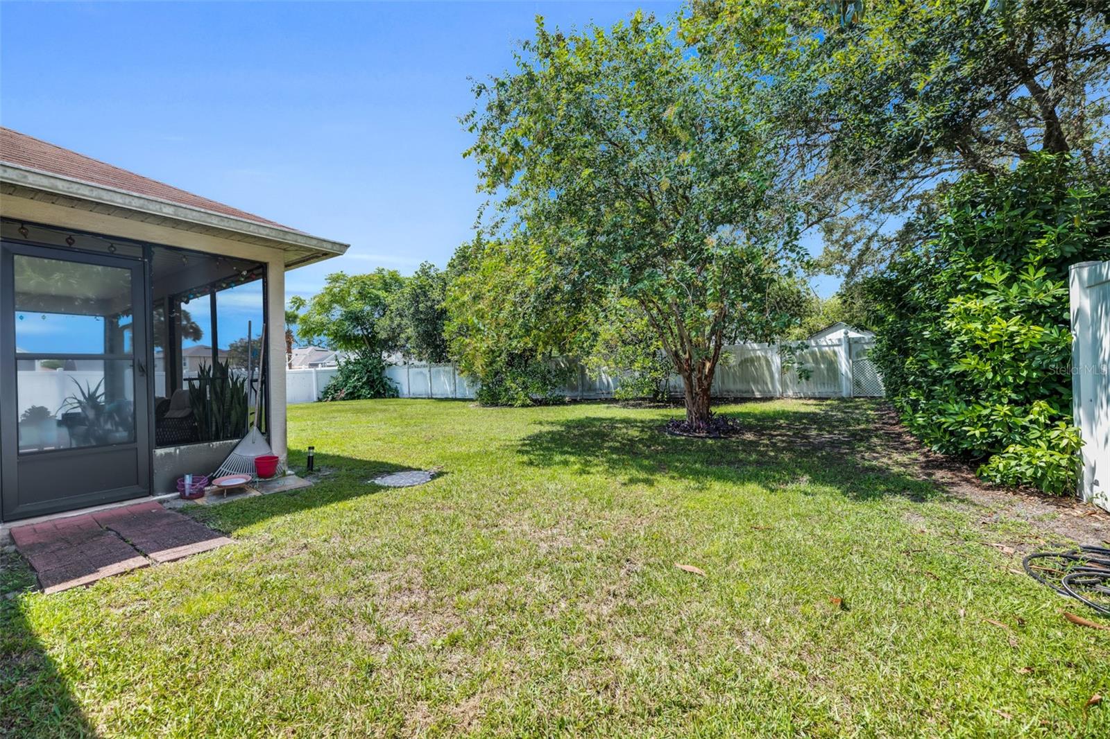 7 PHOENIX LN