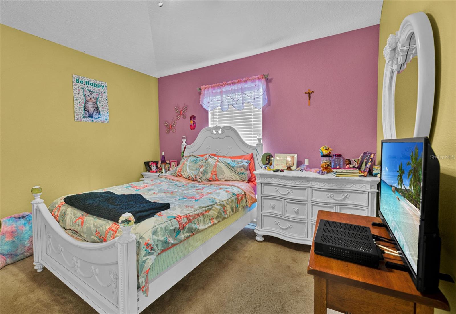 7 PHOENIX LN