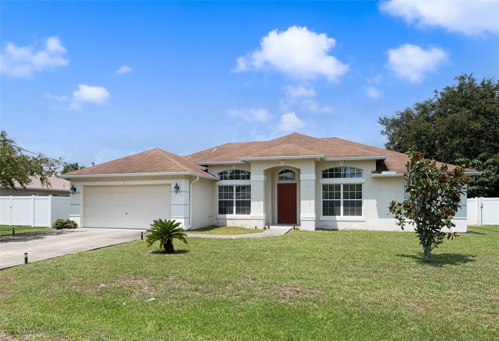 7 PHOENIX LN