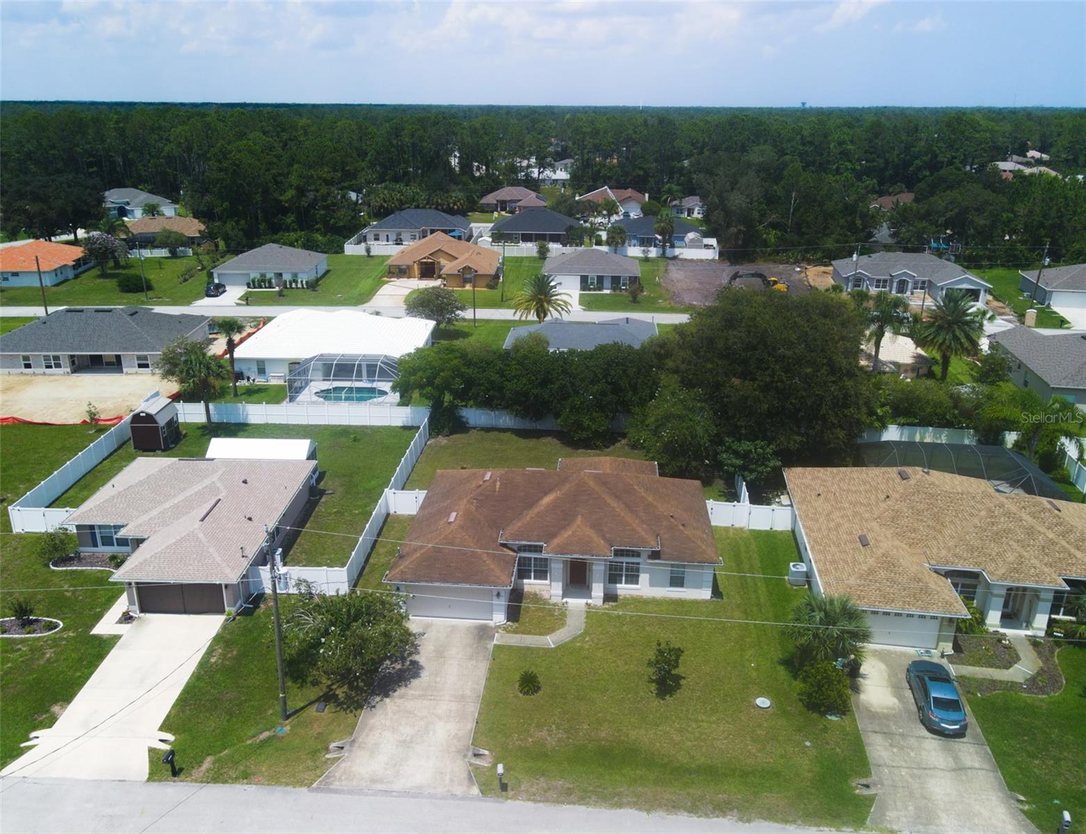 7 PHOENIX LN