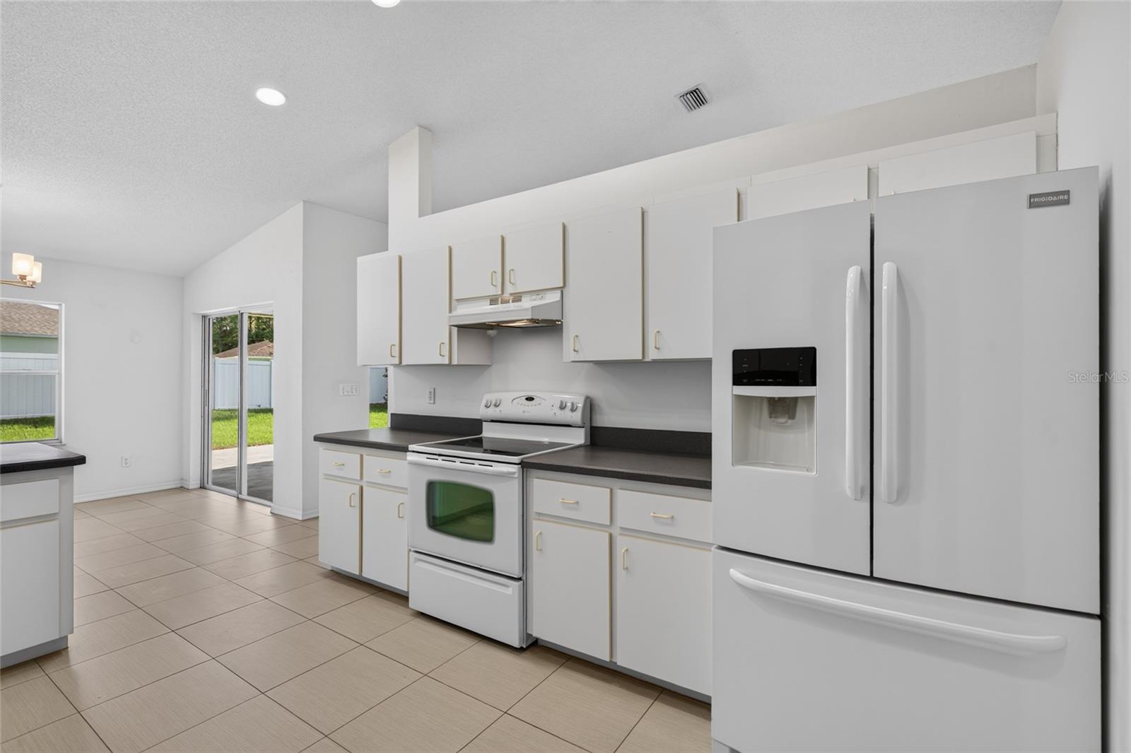 3 POINT PLEASANT DR