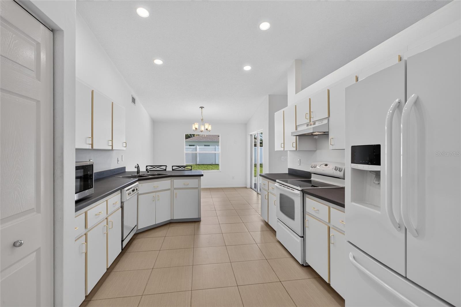 3 POINT PLEASANT DR