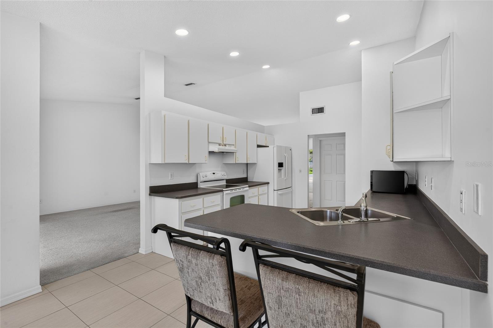 3 POINT PLEASANT DR