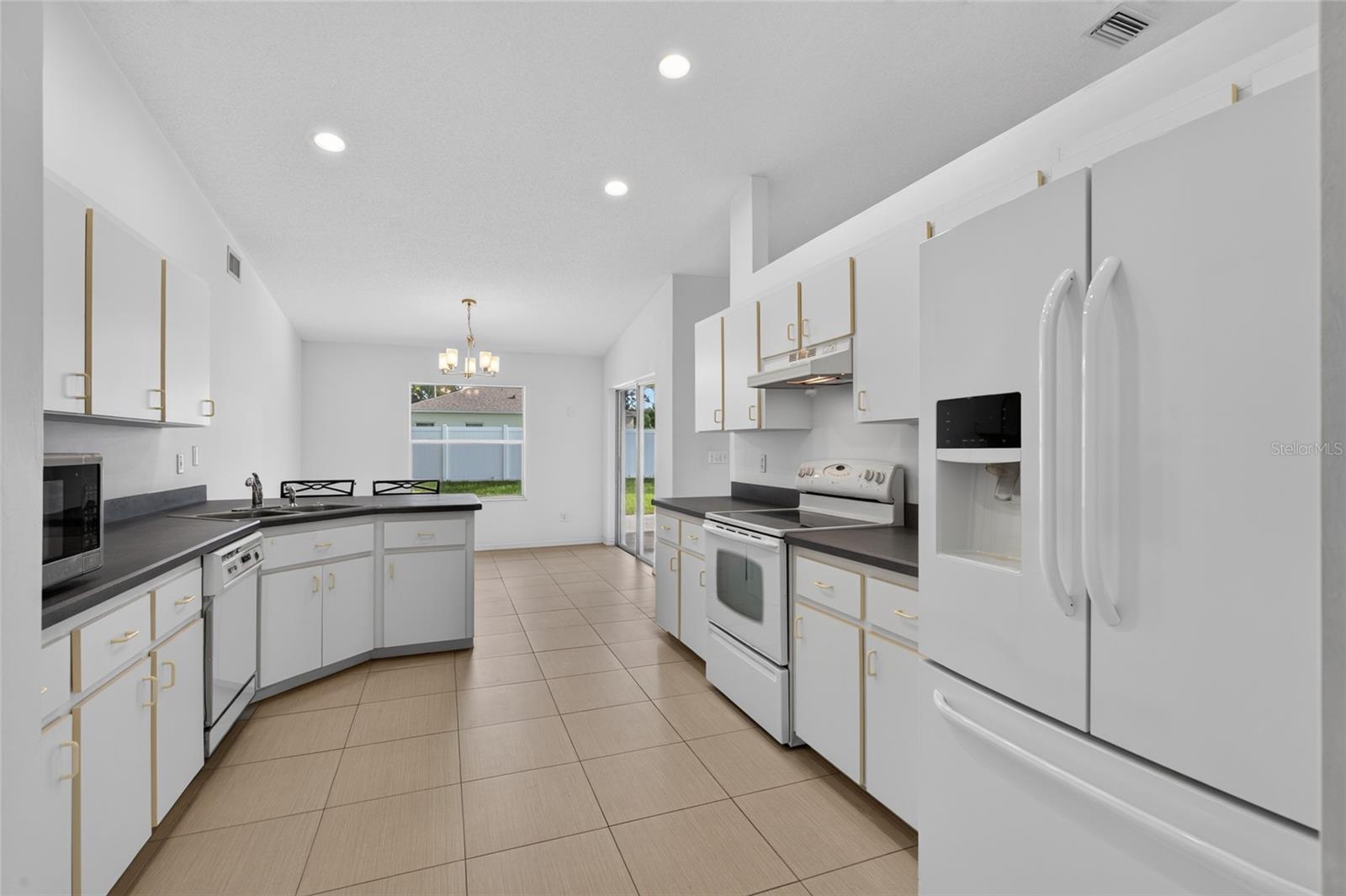 3 POINT PLEASANT DR