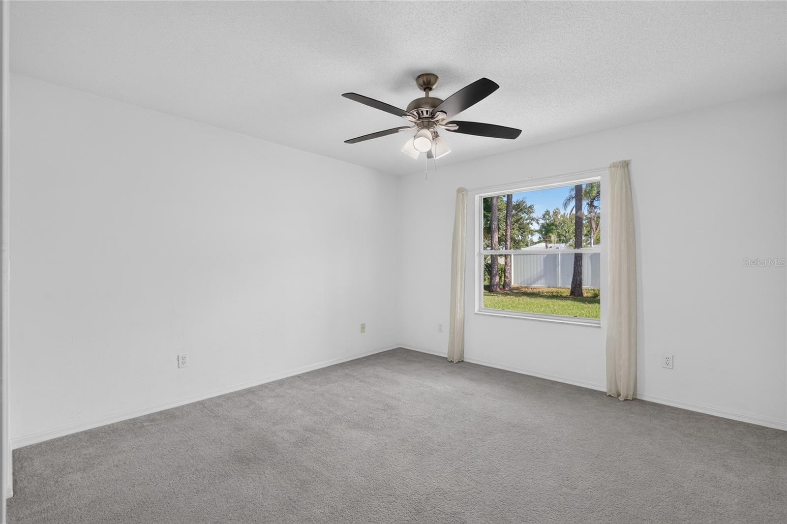 3 POINT PLEASANT DR