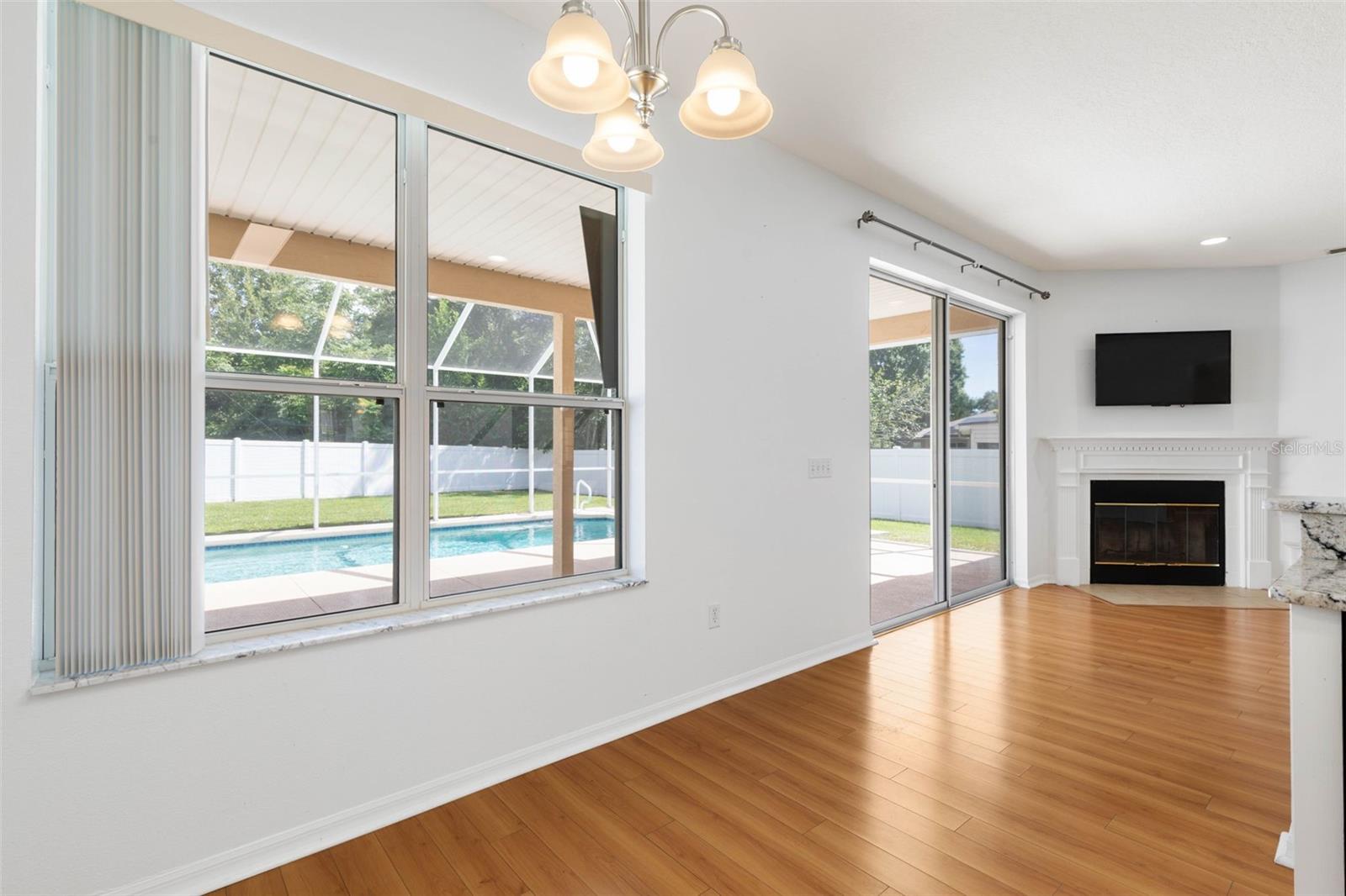62 FORRESTER PL