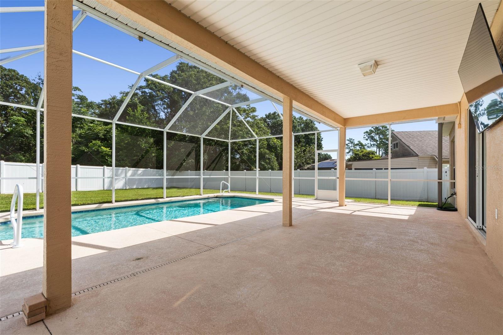 62 FORRESTER PL