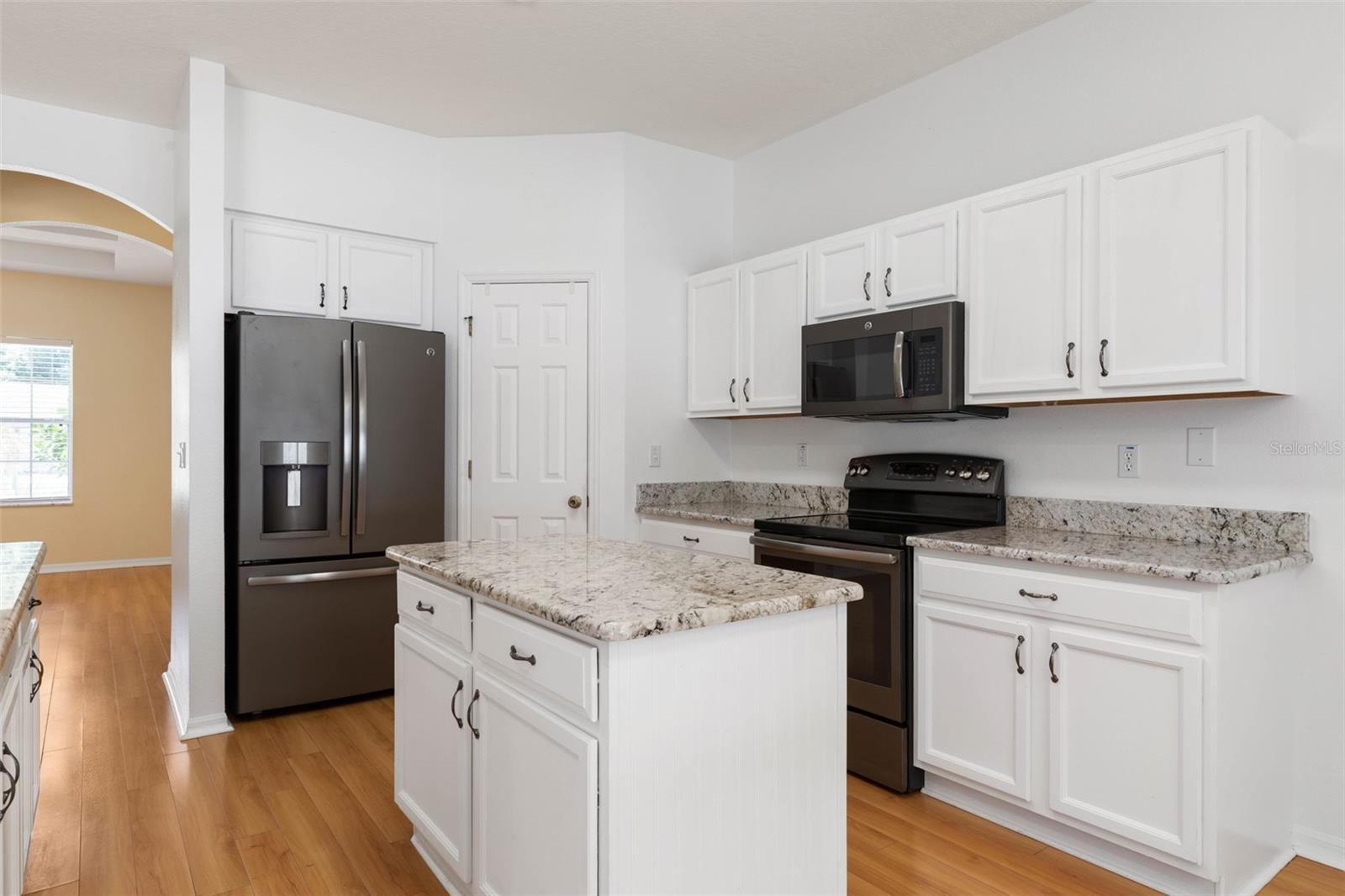 62 FORRESTER PL