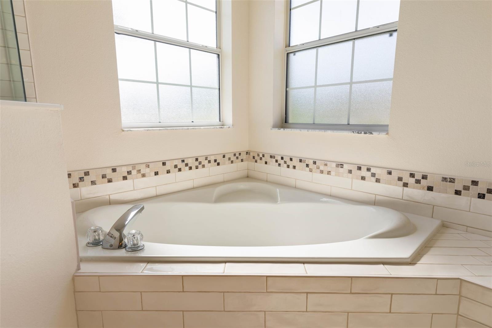 62 FORRESTER PL