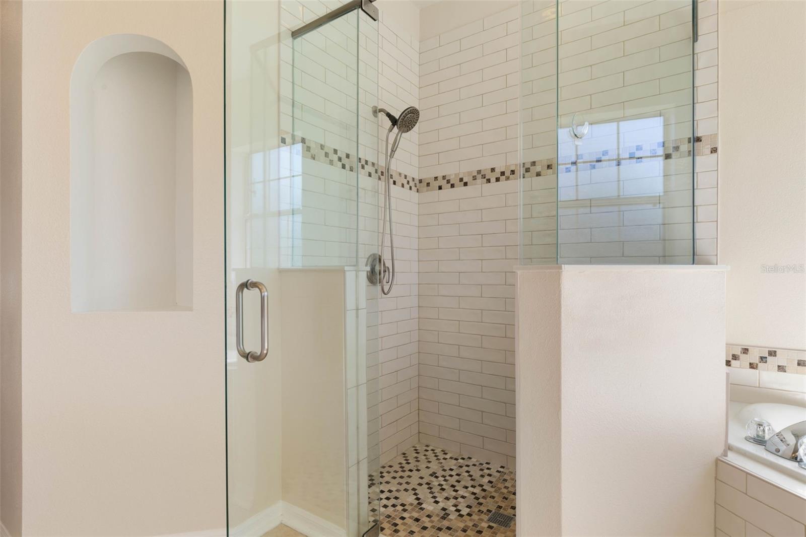 62 FORRESTER PL