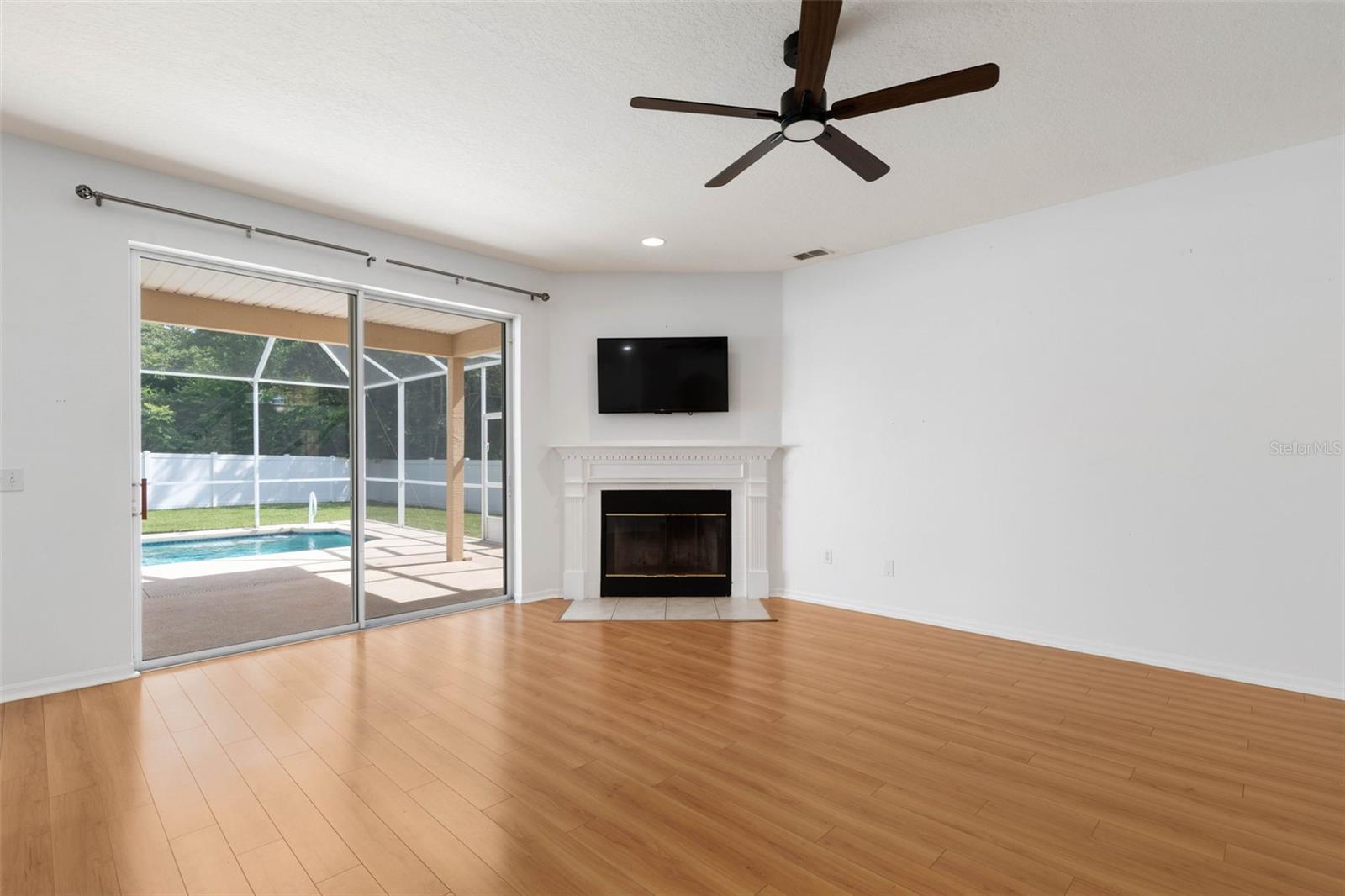 62 FORRESTER PL