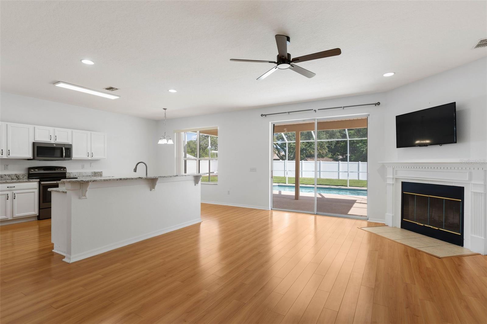 62 FORRESTER PL