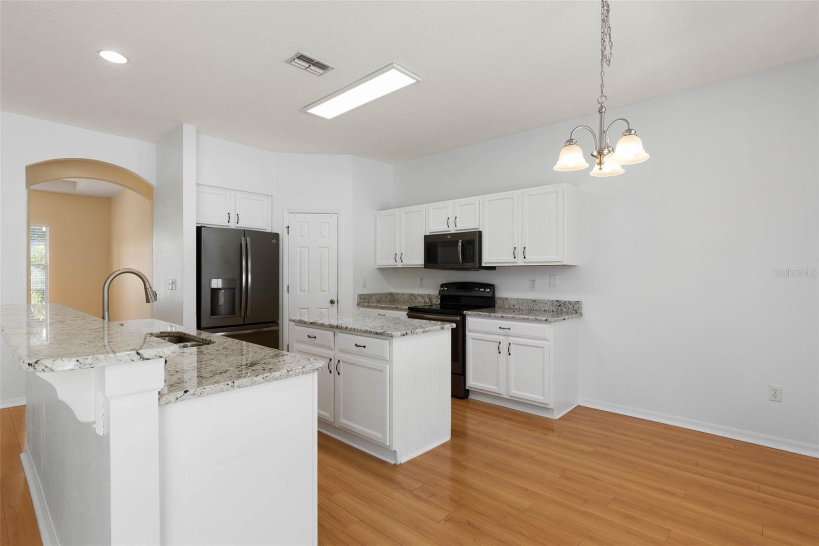 62 FORRESTER PL