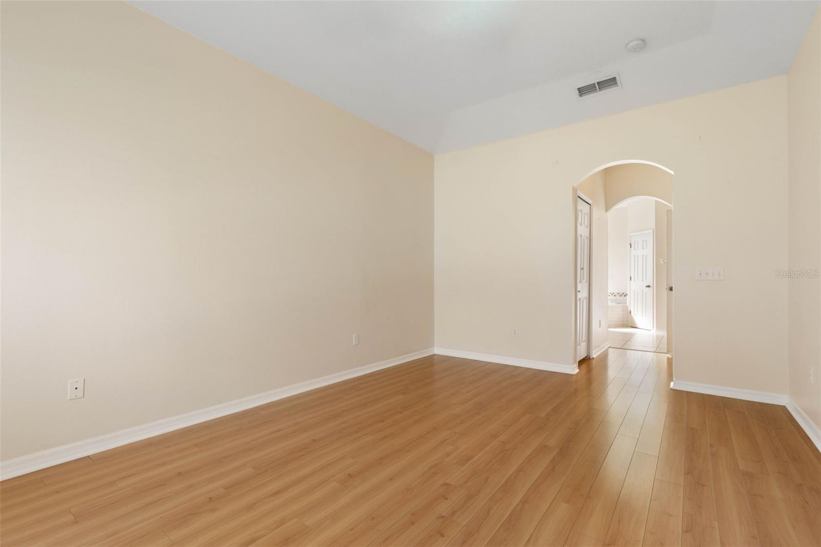 62 FORRESTER PL