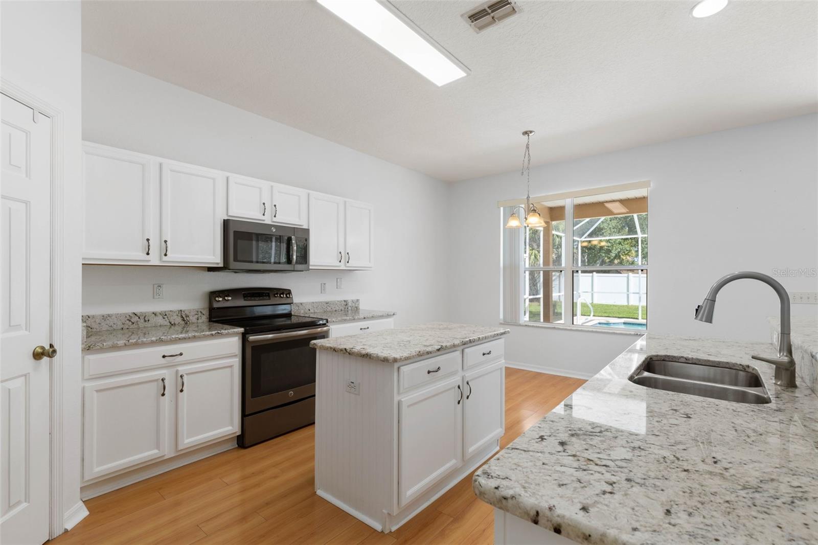 62 FORRESTER PL