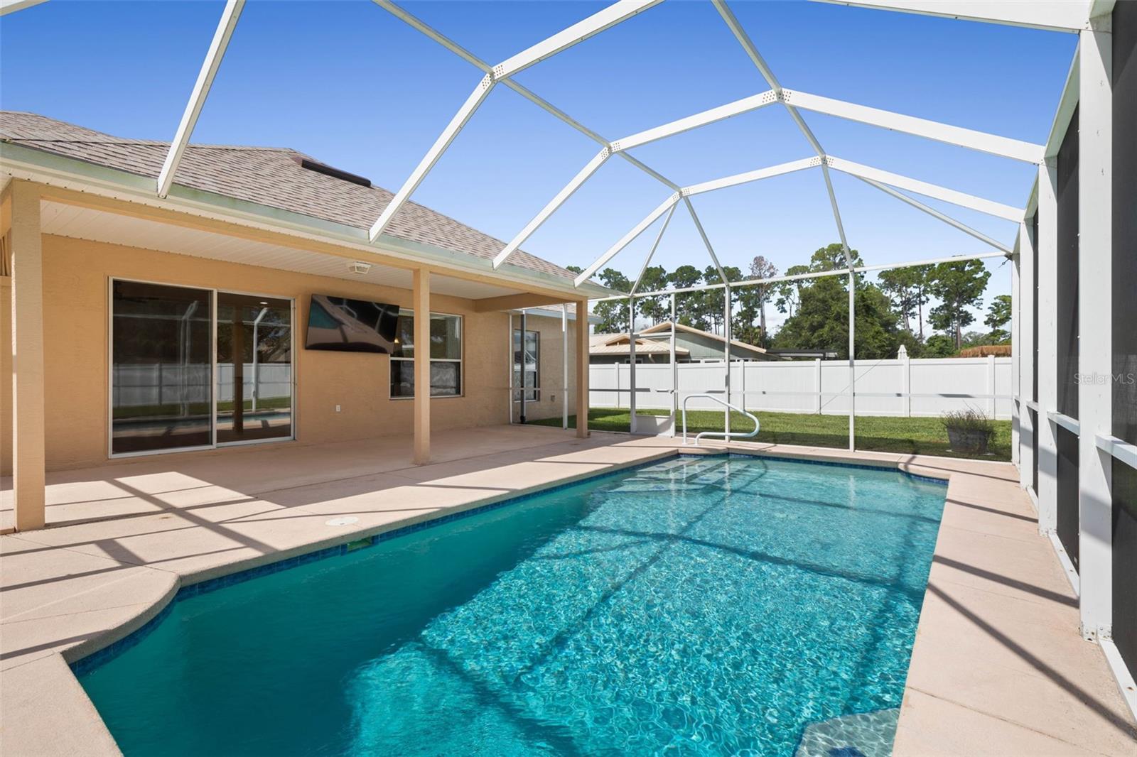 62 FORRESTER PL