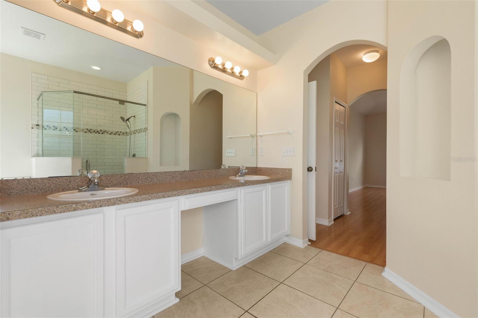 62 FORRESTER PL