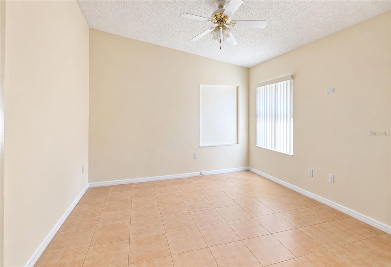 38 WESTMOUNT LN