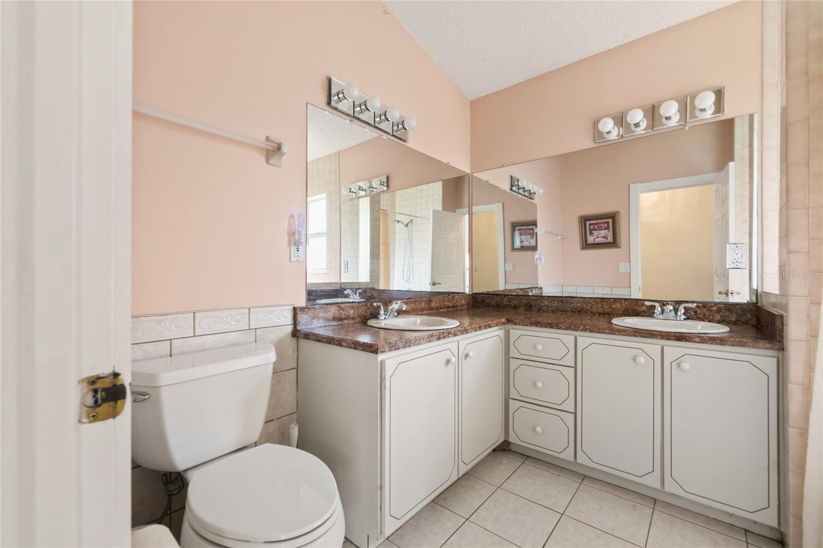 38 WESTMOUNT LN
